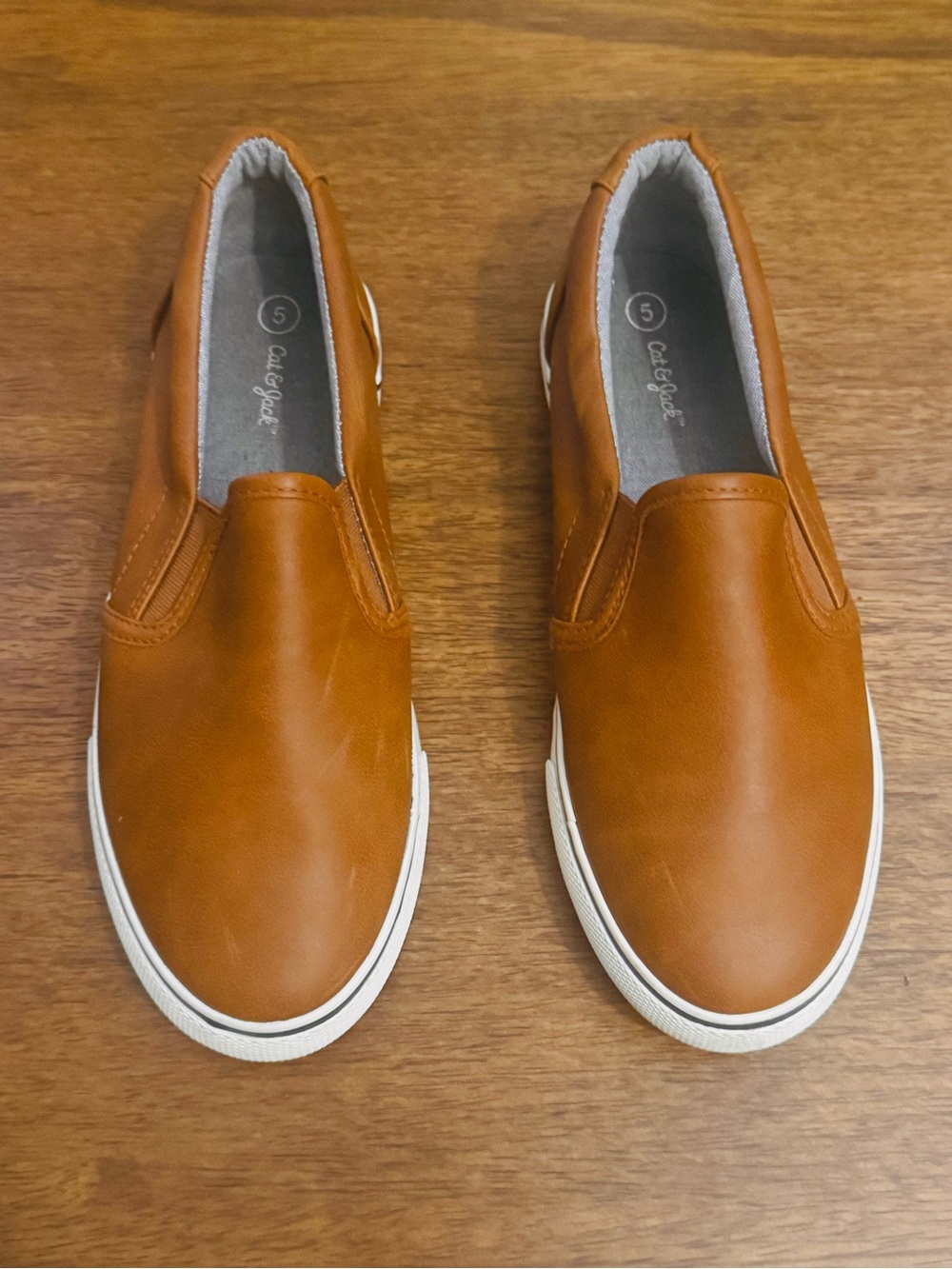 Cat & Jack Kids Slip-On Sneakers Cognac Brown Faux Leather Casual Shoes Size 5